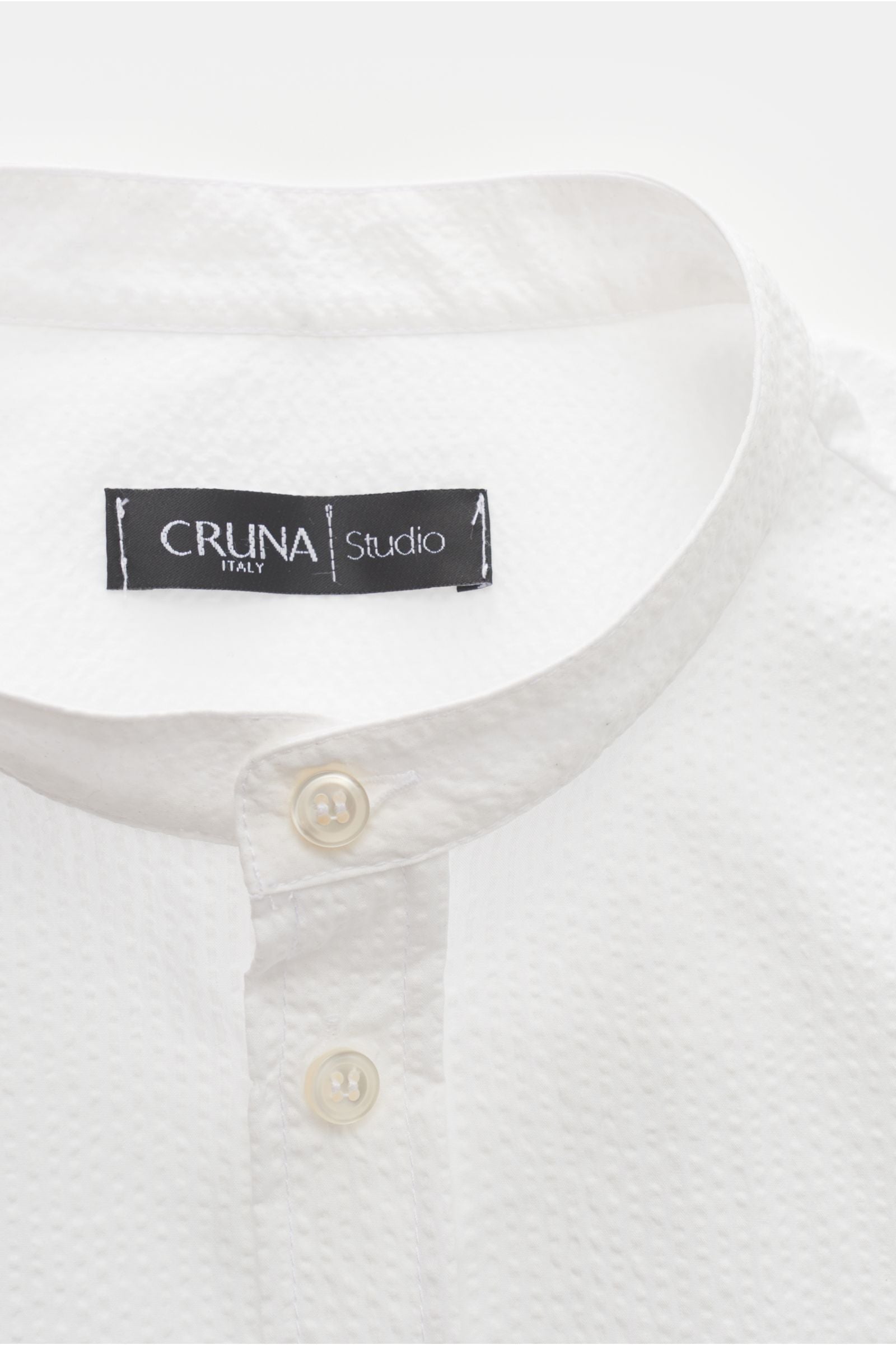 Cruna Seersucker shirt grandad collar - white