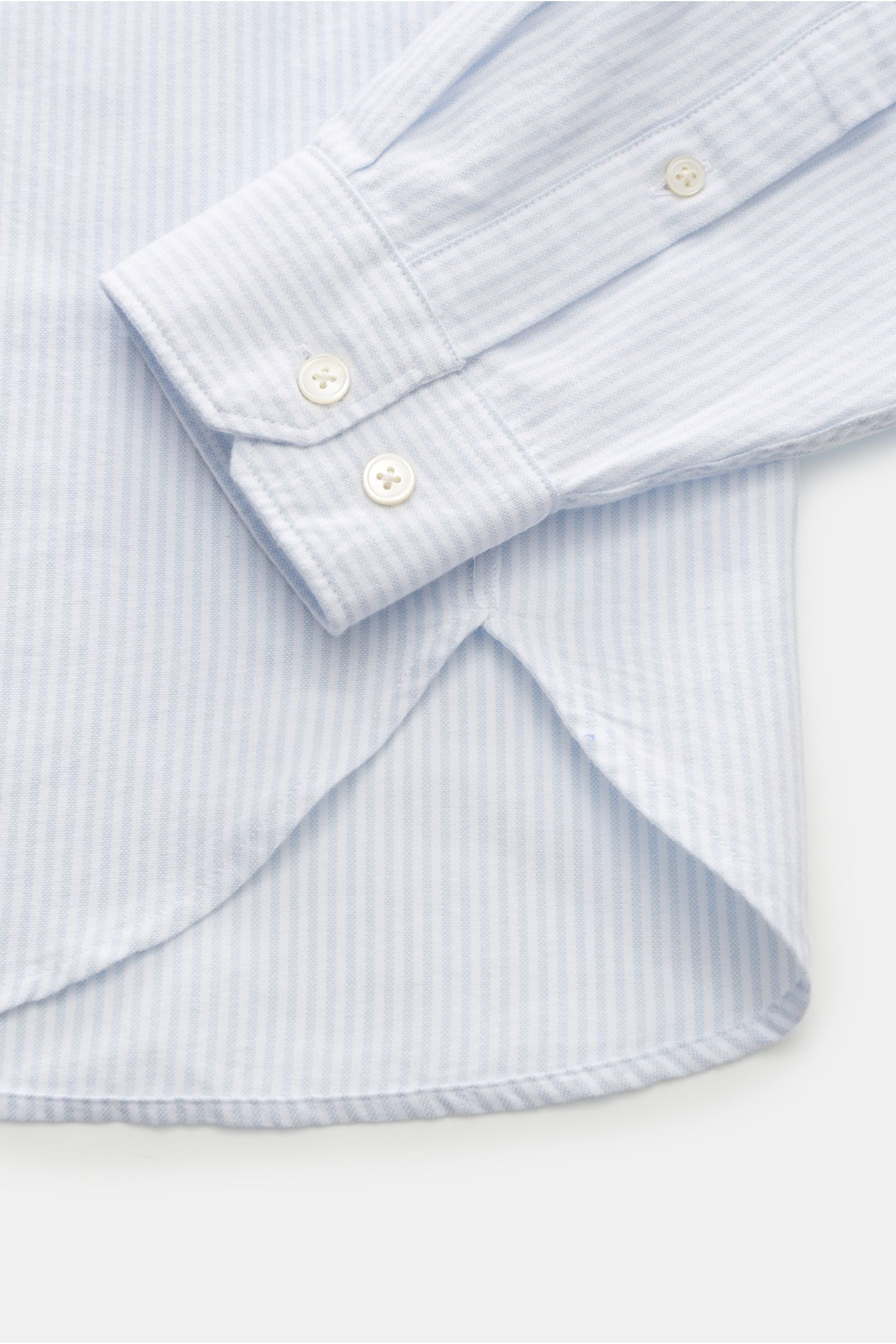 Closed Shirt with under-button-down collar - striped