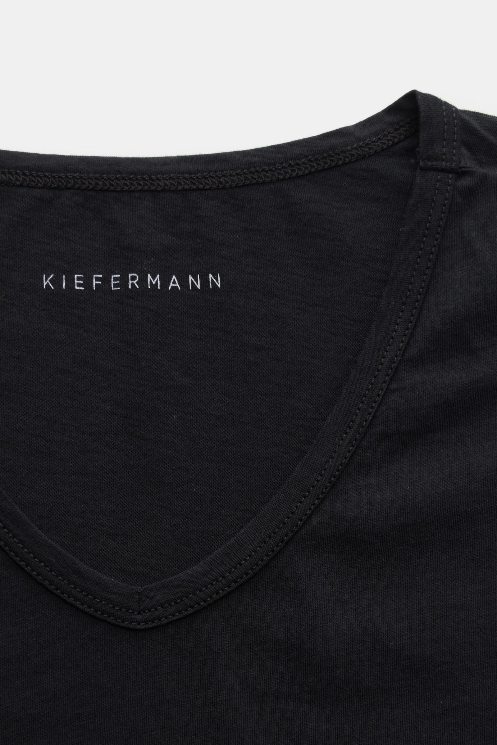 Kiefermann V-neck T-shirt 'Darius' - Black
