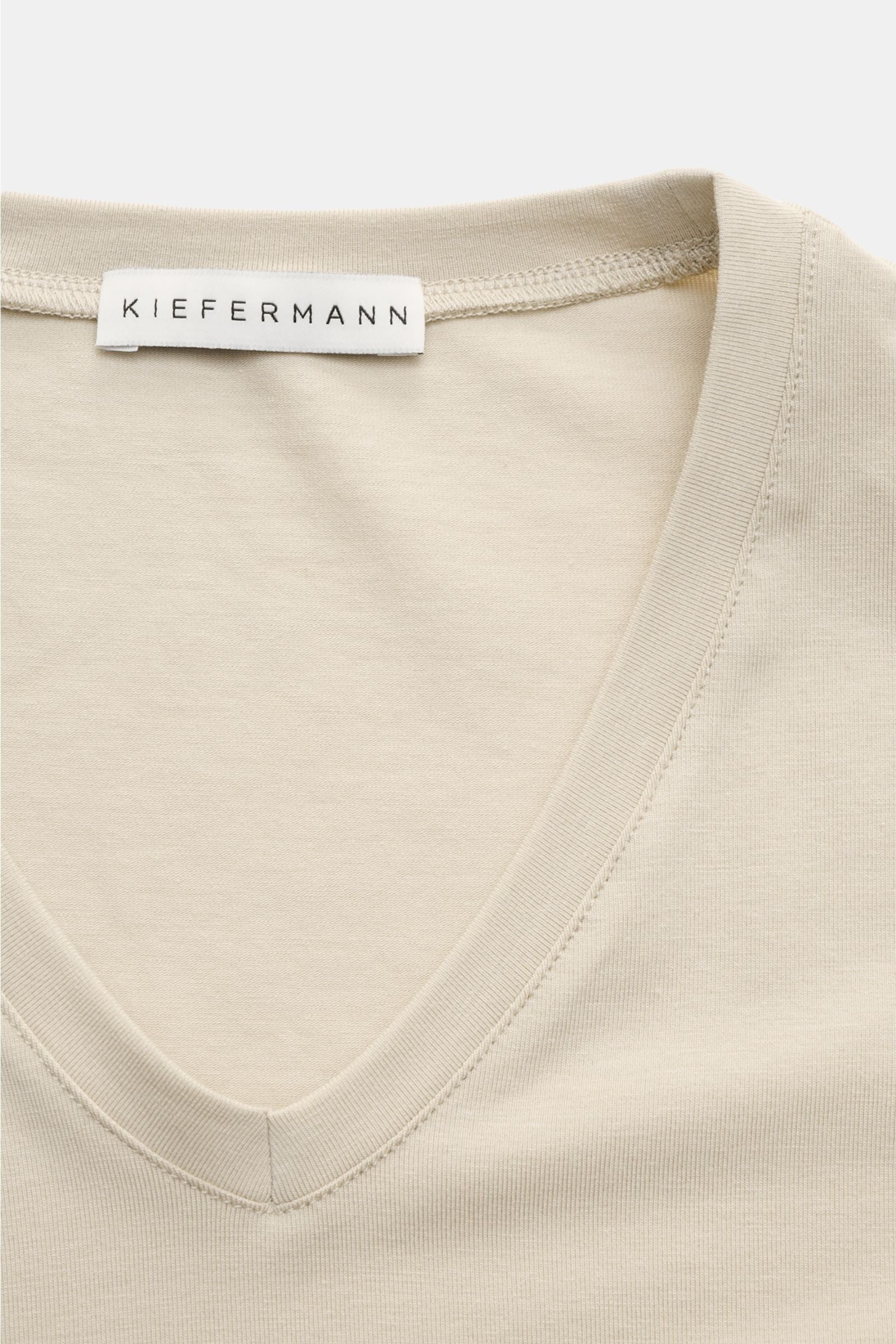 Kiefermann V-neck T-shirt 'Hape - Sand