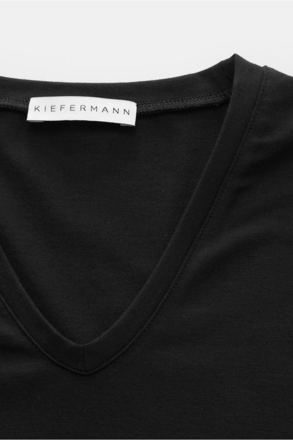 Kiefermann V-neck T-shirt 'Hape - Black