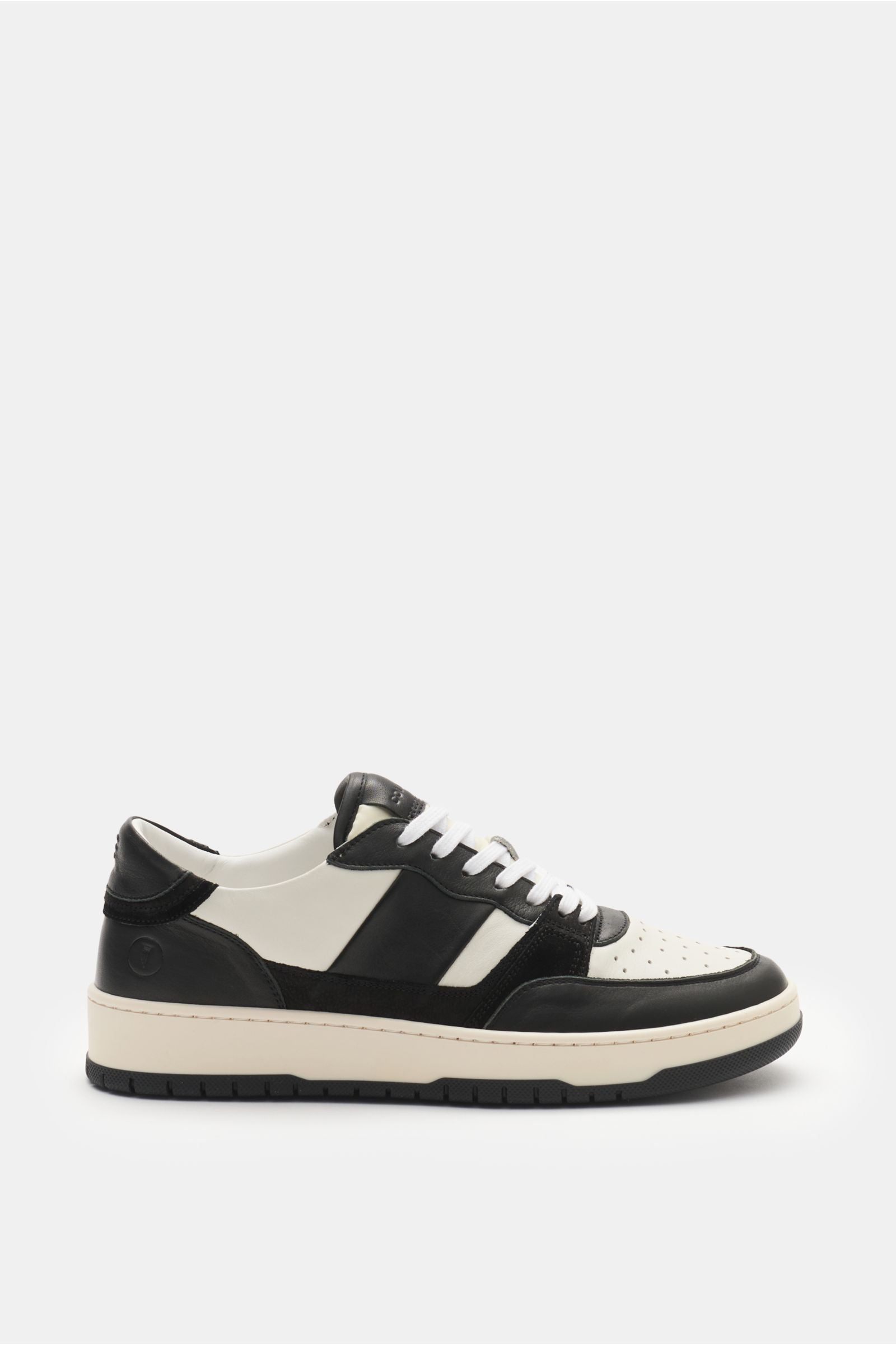 Collegium Sneakers 'Pillar Alpha' - whiteblack