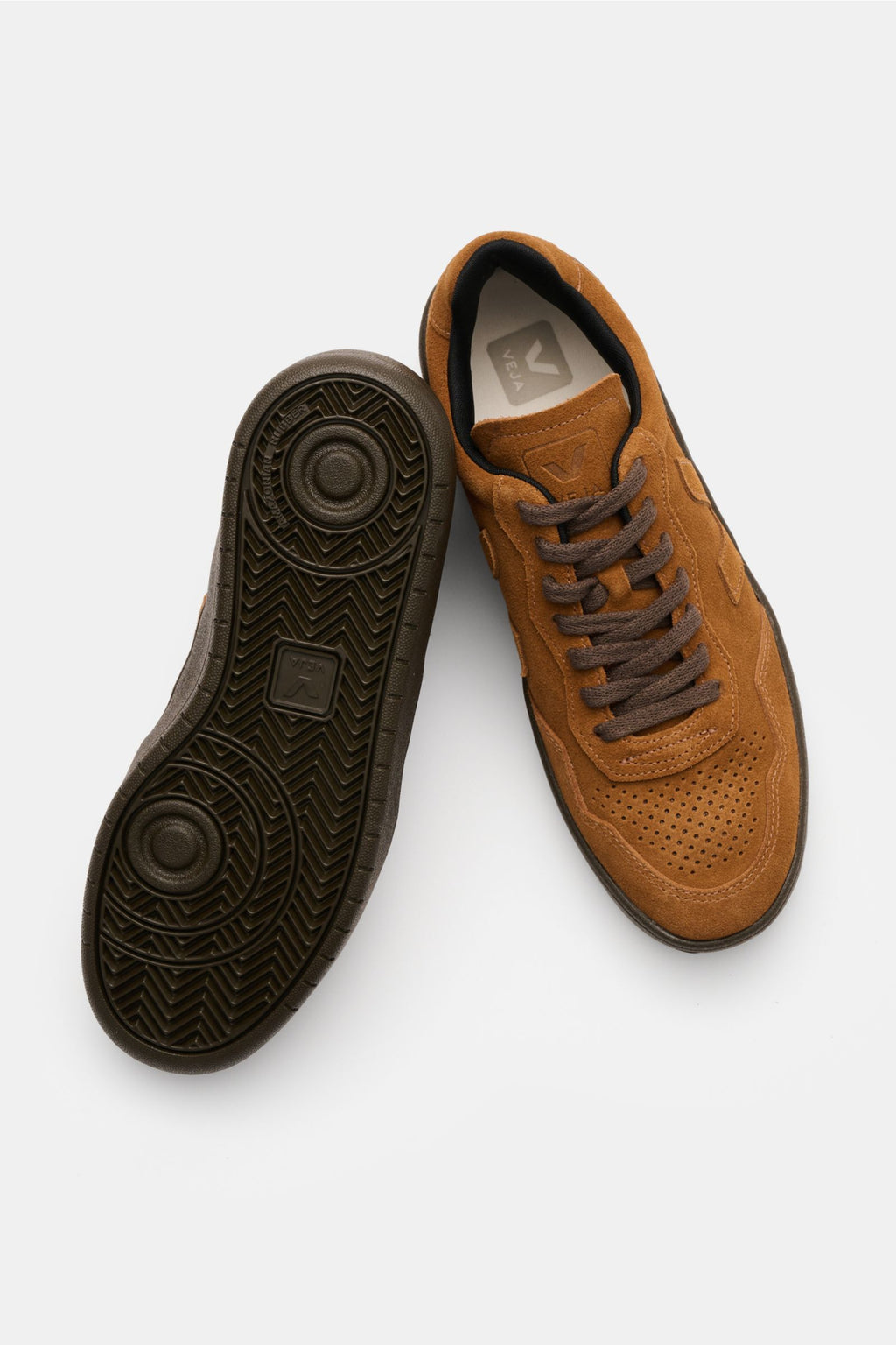 Veja Sneakers 'V-90 Suede' - camel