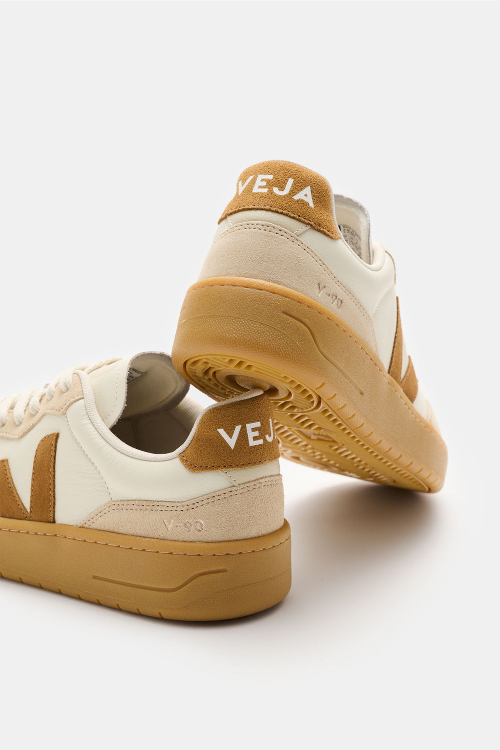 Veja Sneakers 'V-90 O.T. Leather' - whitebeigebrown
